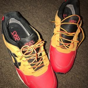Red & bage Asic